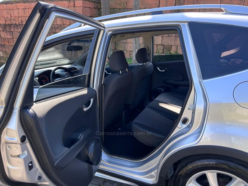 FIT 1.5 TWIST 16V FLEX 4P MANUAL - 2013 - VENâNCIO AIRES