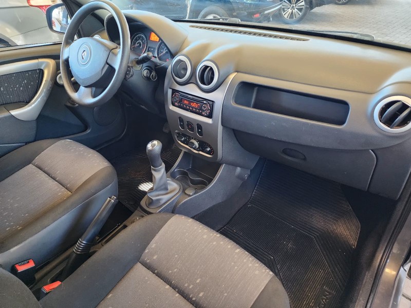 LOGAN 1.6 EXPRESSION 16V FLEX 4P MANUAL - 2011 - CAXIAS DO SUL