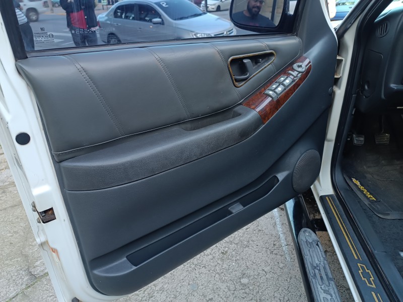 BLAZER 4.3 SFI DLX EXECUTIVE 4X4 V6 12V GASOLINA 4P MANUAL - 1998 - FLORES DA CUNHA