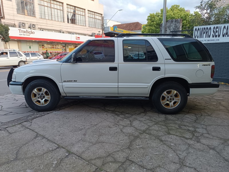 BLAZER 4.3 SFI DLX EXECUTIVE 4X4 V6 12V GASOLINA 4P MANUAL - 1998 - FLORES DA CUNHA
