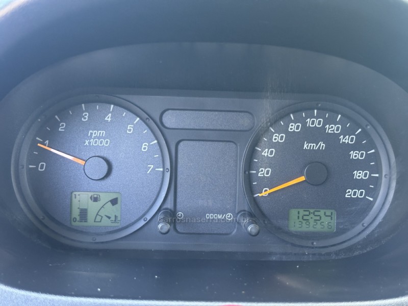 FIESTA 1.6 ROCAM SEDAN 8V FLEX 4P MANUAL - 2006 - NOVA PRATA