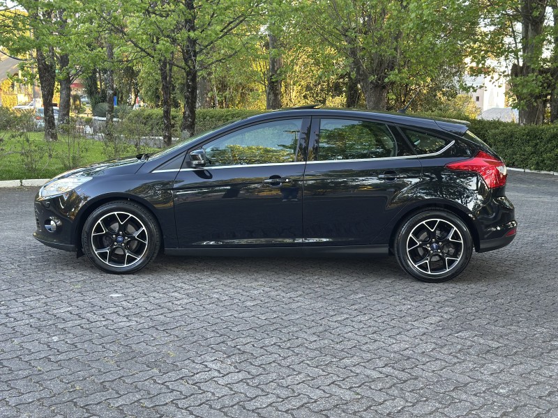 FOCUS 2.0 TITANIUM PLUS 16V FLEX 4P AUTOMÁTICO - 2015 - CAXIAS DO SUL