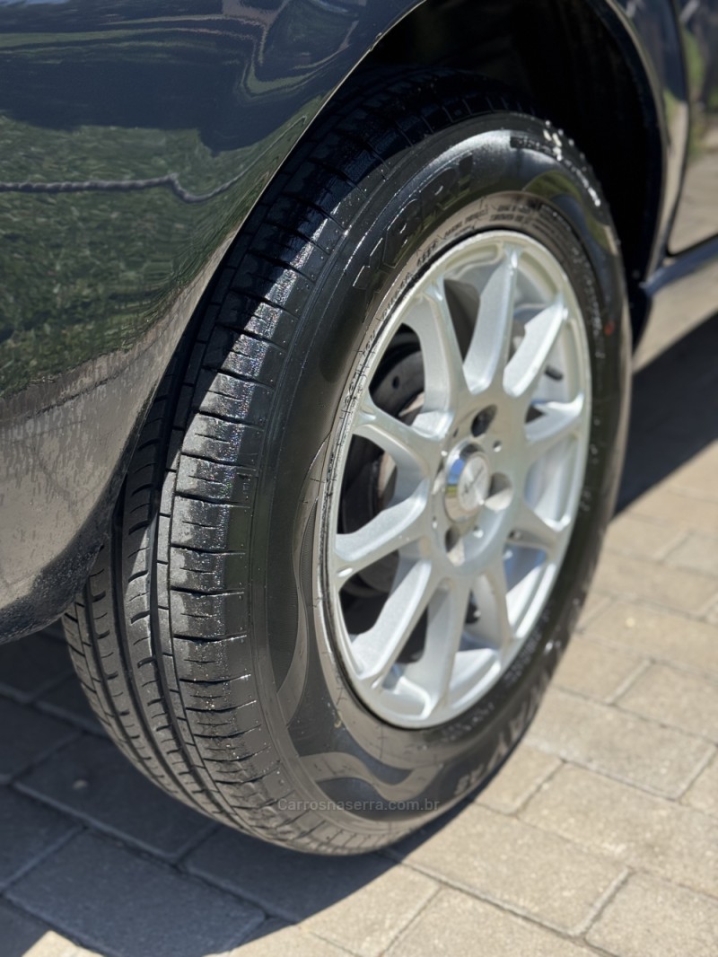 SIENA 1.0 MPI FIRE CELEBRATION 8V FLEX 4P MANUAL - 2011 - ENCANTADO