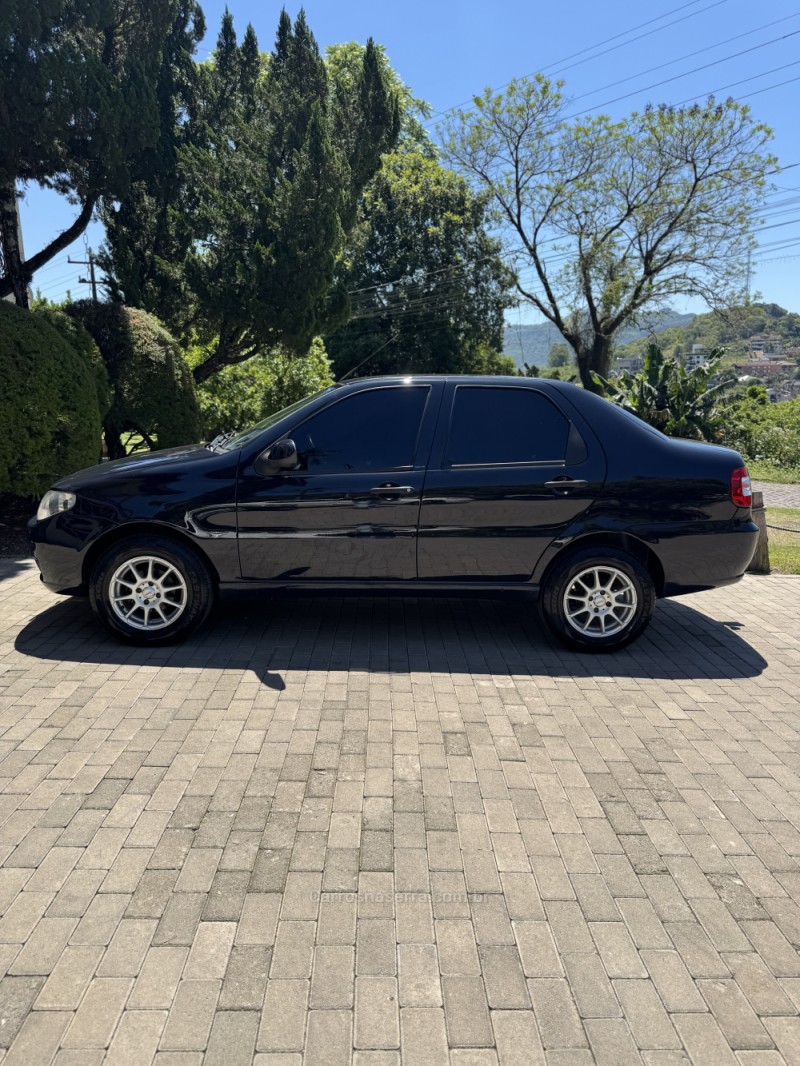 SIENA 1.0 MPI FIRE CELEBRATION 8V FLEX 4P MANUAL - 2011 - ENCANTADO