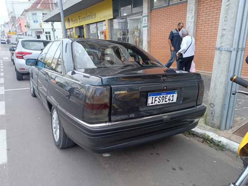 OMEGA 4.1 SFI CD 12V GASOLINA 4P MANUAL - 1997 - FLORES DA CUNHA