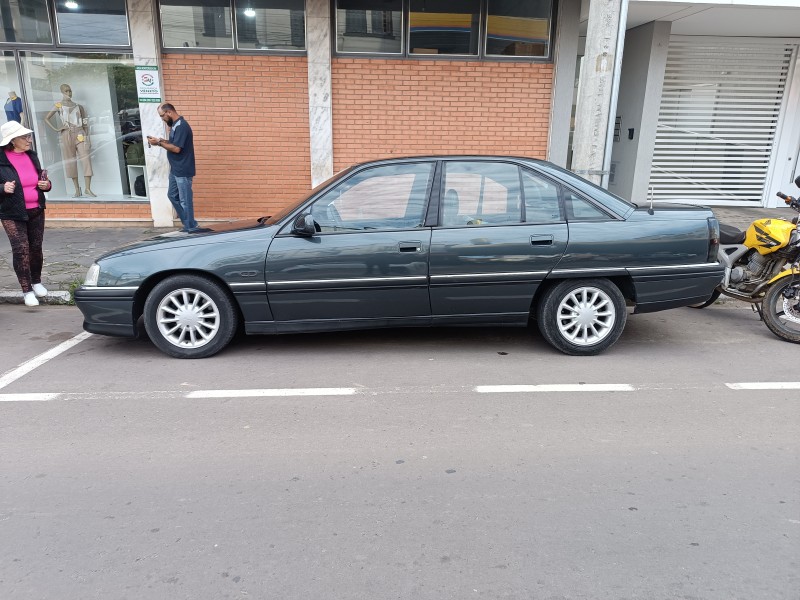 OMEGA 4.1 SFI CD 12V GASOLINA 4P MANUAL - 1997 - FLORES DA CUNHA