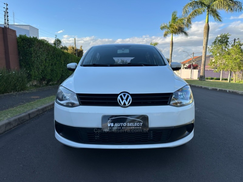 FOX 1.0 MI 8V FLEX 2P MANUAL - 2014 - SãO LEOPOLDO