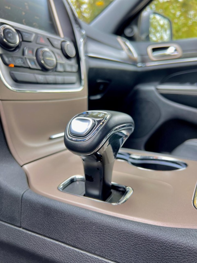 GRAND CHEROKEE 3.0 LIMITED 4X4 V6 24V TURBO DIESEL 4P AUTOMÁTICO - 2015 - BENTO GONçALVES