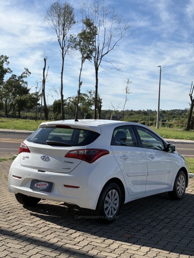 HB20 1.6 COMFORT PLUS 16V FLEX 4P AUTOMÁTICO - 2015 - LAJEADO