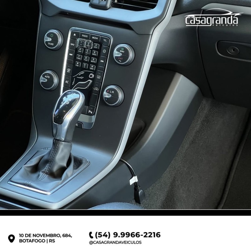 V40 2.0 T4 COMFORT TURBO GASOLINA 4P AUTOMÁTICO - 2015 - BENTO GONçALVES