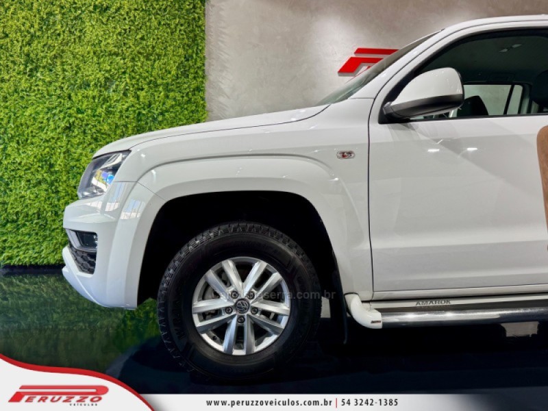 AMAROK 2.0 SE 4X4 CD 16V TURBO INTERCOOLER DIESEL 4P MANUAL - 2017 - NOVA PRATA