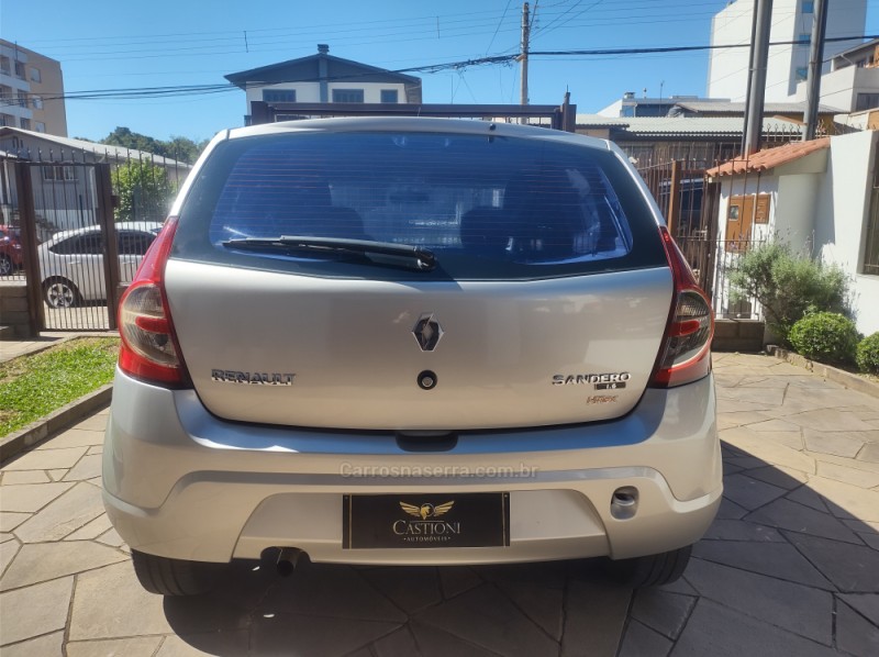 SANDERO 1.6 AUTHENTIQUE 8V FLEX 4P MANUAL - 2009 - CAXIAS DO SUL