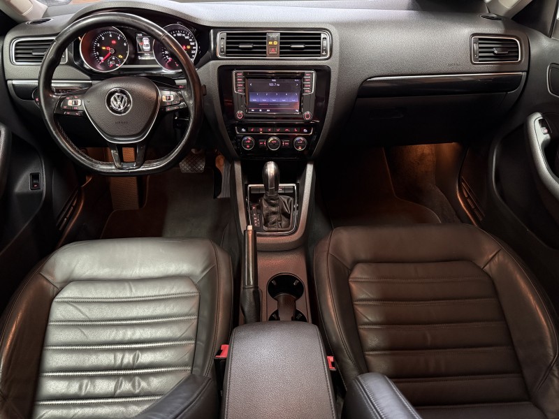 JETTA 2.0 TSI HIGHLINE 211CV GASOLINA 4P TIPTRONIC - 2017 - BENTO GONçALVES
