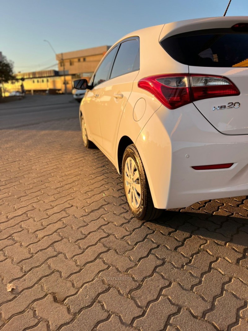 HB20 1.6 COMFORT 16V FLEX 4P MANUAL - 2015 - CAXIAS DO SUL