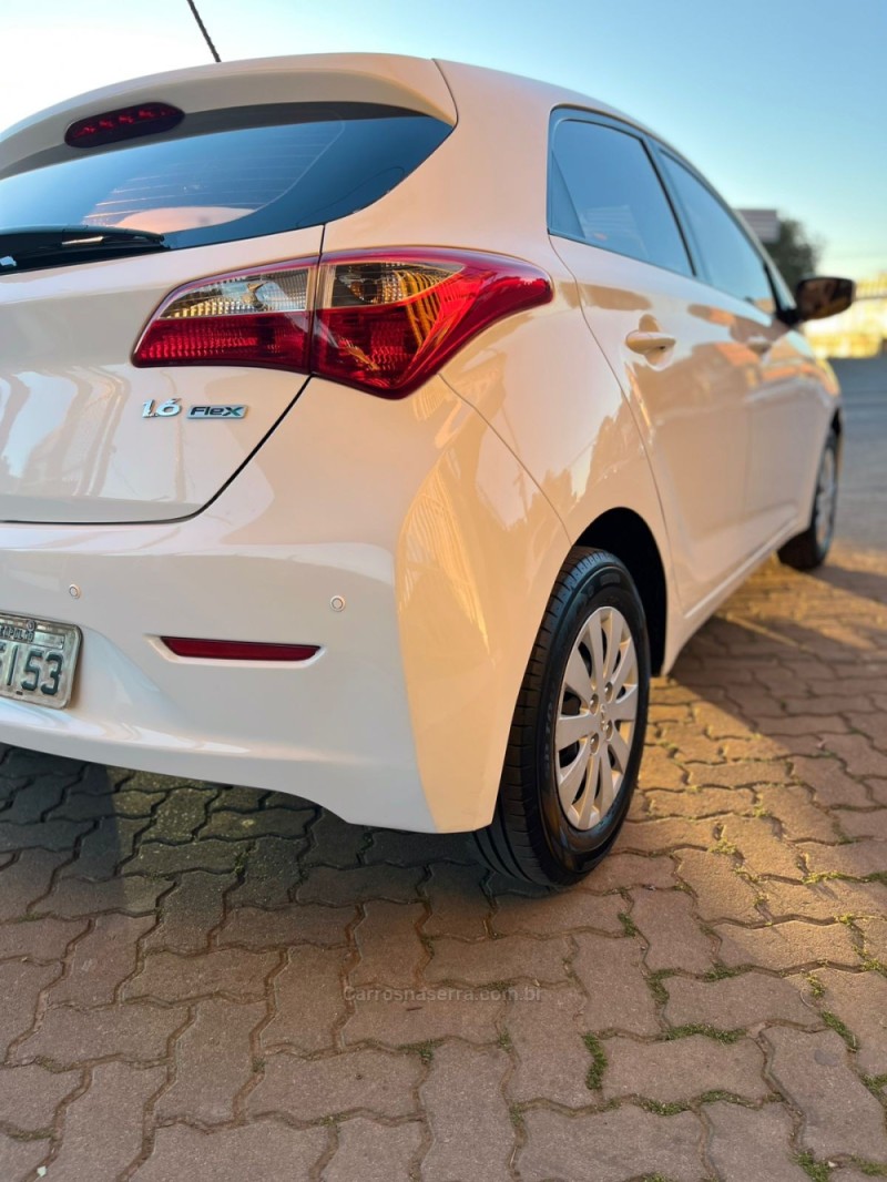 HB20 1.6 COMFORT 16V FLEX 4P MANUAL - 2015 - CAXIAS DO SUL