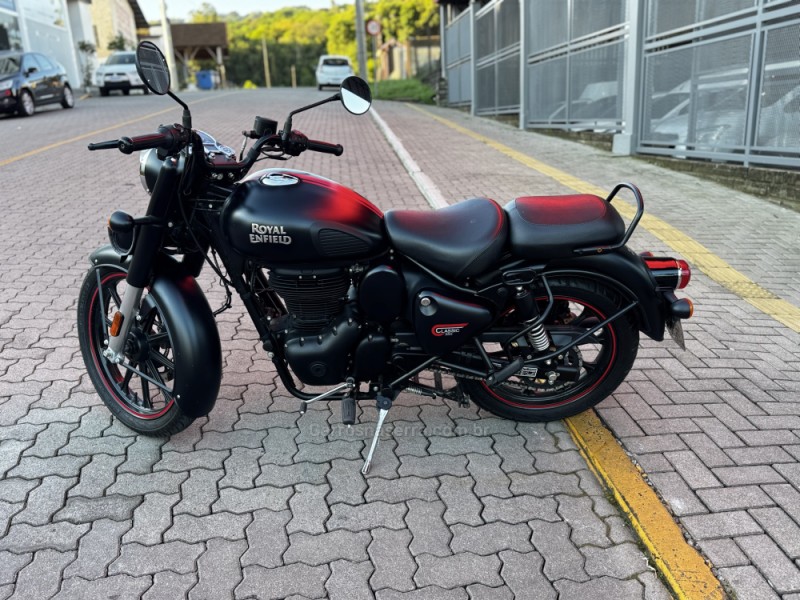classic dark 350 abs 2023 feliz
