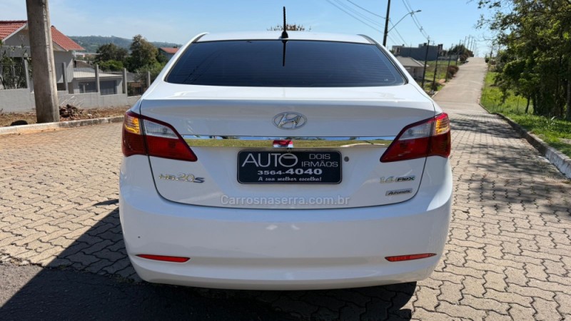 HB20S 1.6 COMFORT PLUS 16V FLEX 4P AUTOMÁTICO - 2015 - DOIS IRMãOS