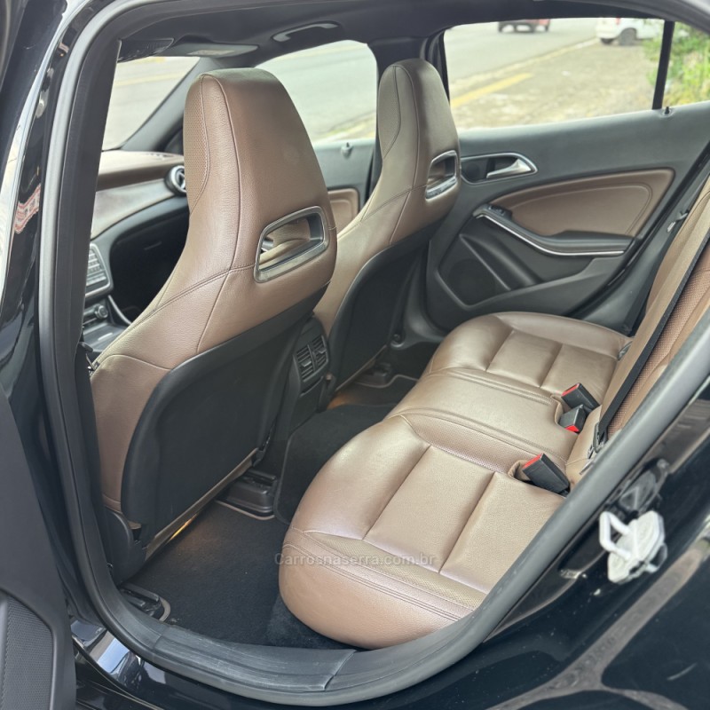 GLA 250 2.0 16V TURBO GASOLINA SPORT 4P AUTOMÁTICO - 2017 - NOVO HAMBURGO