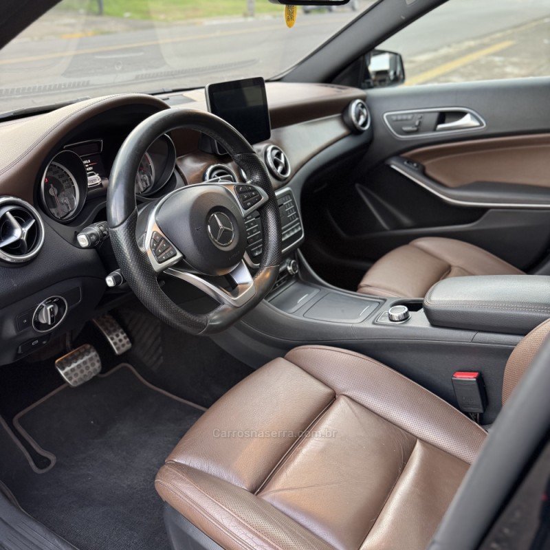 GLA 250 2.0 16V TURBO GASOLINA SPORT 4P AUTOMÁTICO - 2017 - NOVO HAMBURGO