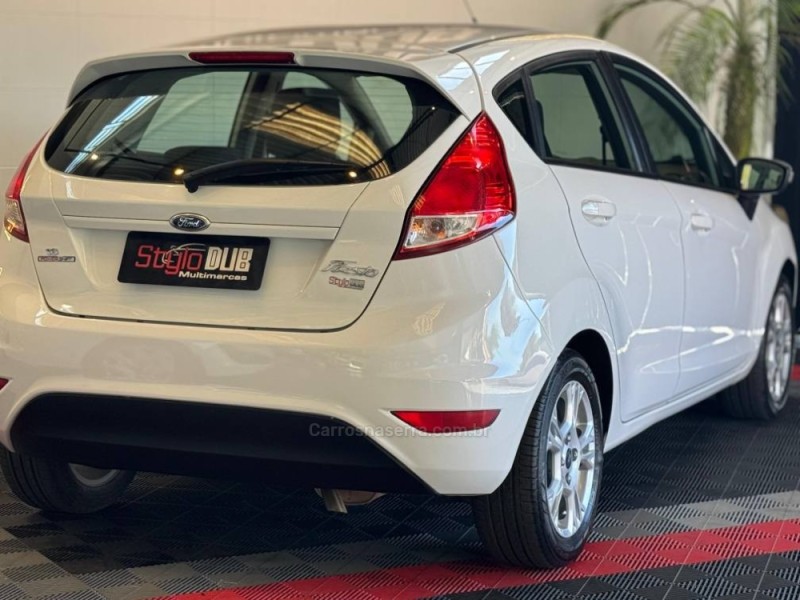 FIESTA 1.6 SE HATCH 16V FLEX 4P AUTOMÁTICO - 2014 - ESTâNCIA VELHA