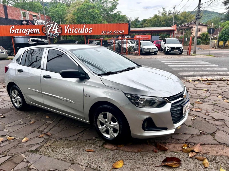 ONIX 1.0 12V FLEX 4P MANUAL - 2022 - TRêS COROAS