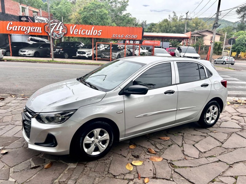 onix 1.0 12v flex 4p manual 2022 tres coroas