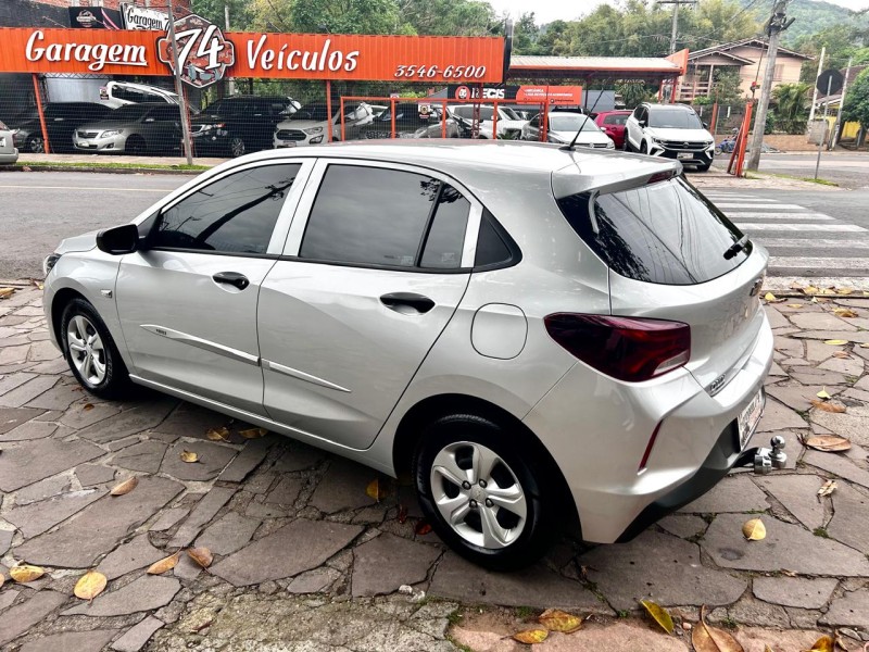 ONIX 1.0 12V FLEX 4P MANUAL - 2022 - TRêS COROAS