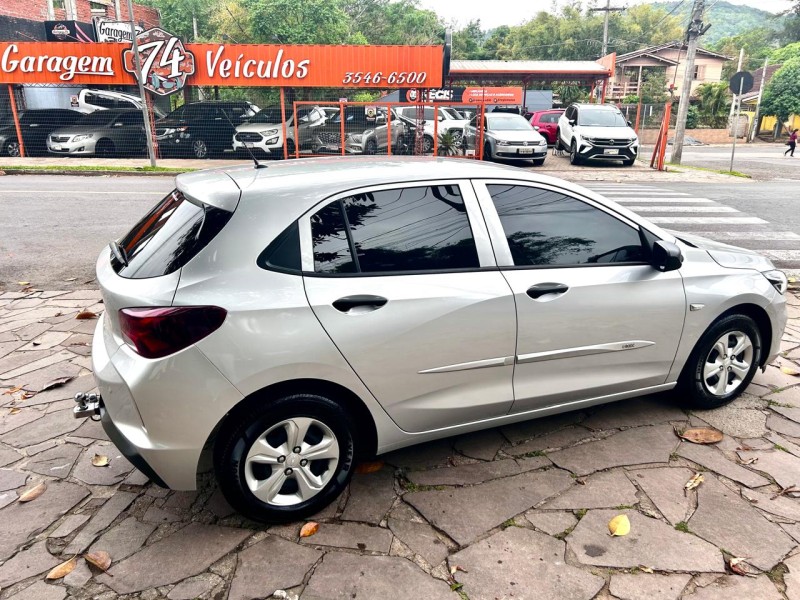 ONIX 1.0 12V FLEX 4P MANUAL - 2022 - TRêS COROAS