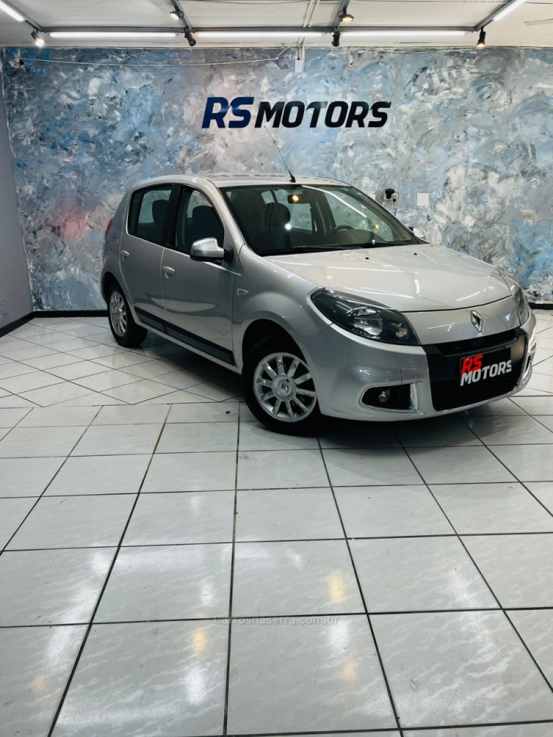 SANDERO 1.6 PRIVILÉGE 8V FLEX 4P AUTOMÁTICO - 2014 - CAXIAS DO SUL