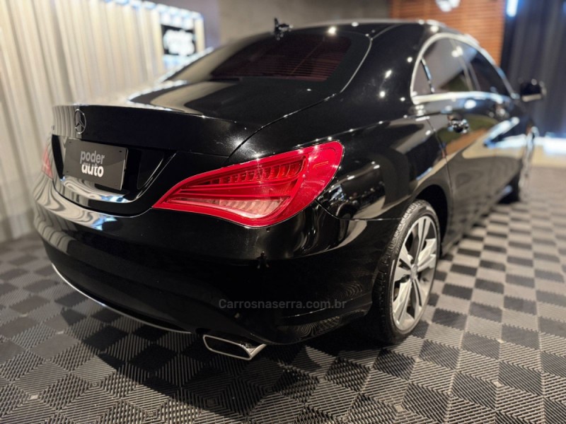 CLA 200 1.6 URBAN 16V FLEX 4P AUTOMÁTICO - 2016 - FARROUPILHA