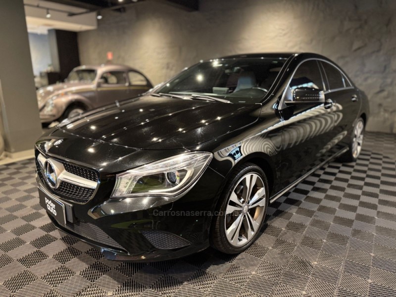 CLA 200 1.6 URBAN 16V FLEX 4P AUTOMÁTICO - 2016 - FARROUPILHA