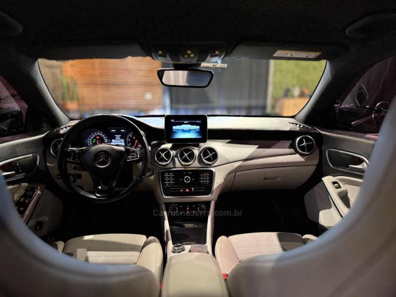 CLA 200 1.6 URBAN 16V FLEX 4P AUTOMÁTICO - 2016 - FARROUPILHA