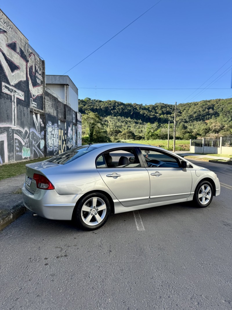CIVIC 1.8 LXS 16V GASOLINA 4P AUTOMÁTICO - 2008 - CAXIAS DO SUL