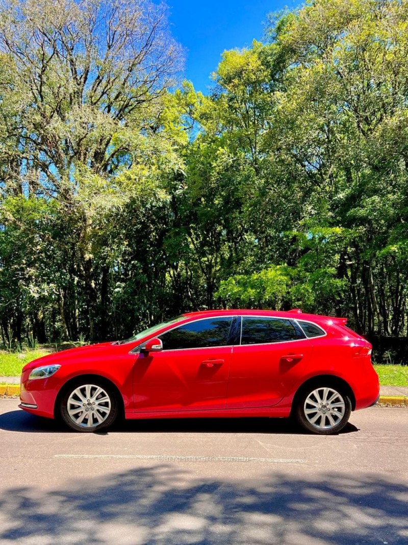 V40 2.0 T4 COMFORT TURBO GASOLINA 4P AUTOMÁTICO - 2015 - BENTO GONçALVES