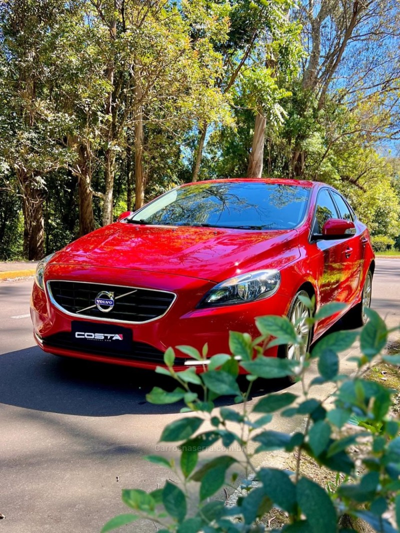 V40 2.0 T4 COMFORT TURBO GASOLINA 4P AUTOMÁTICO - 2015 - BENTO GONçALVES