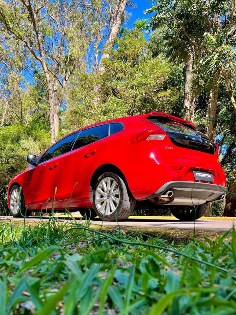 V40 2.0 T4 COMFORT TURBO GASOLINA 4P AUTOMÁTICO - 2015 - BENTO GONçALVES