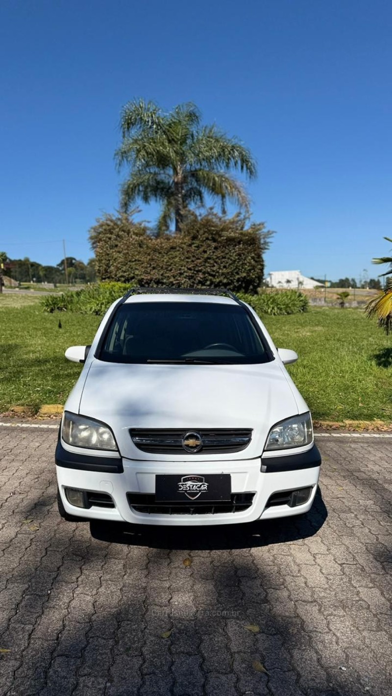 ZAFIRA 2.0 MPFI ELEGANCE 8V FLEX 4P MANUAL