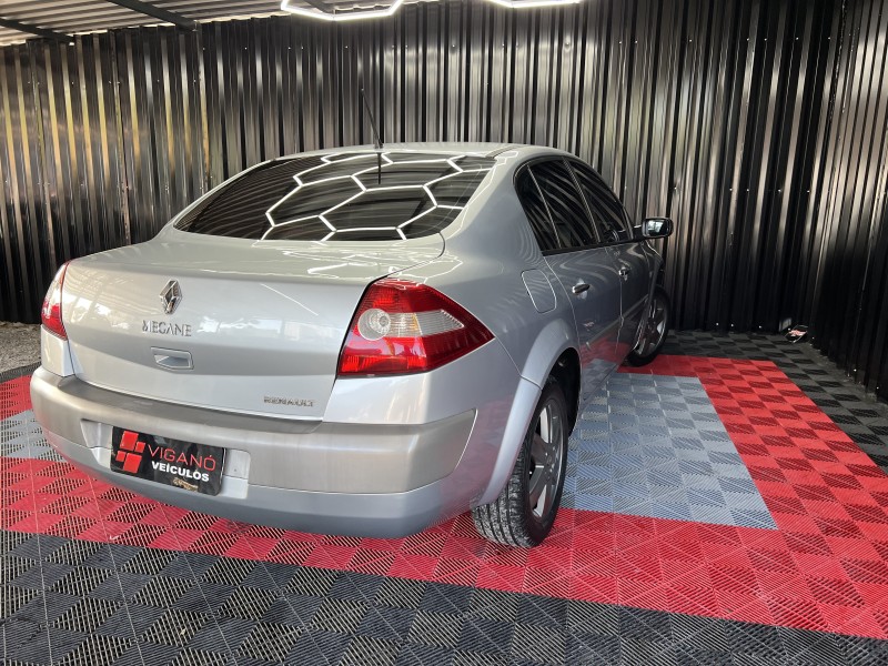MÉGANE 1.6 DYNAMIQUE 16V FLEX 4P MANUAL - 2007 - CAXIAS DO SUL