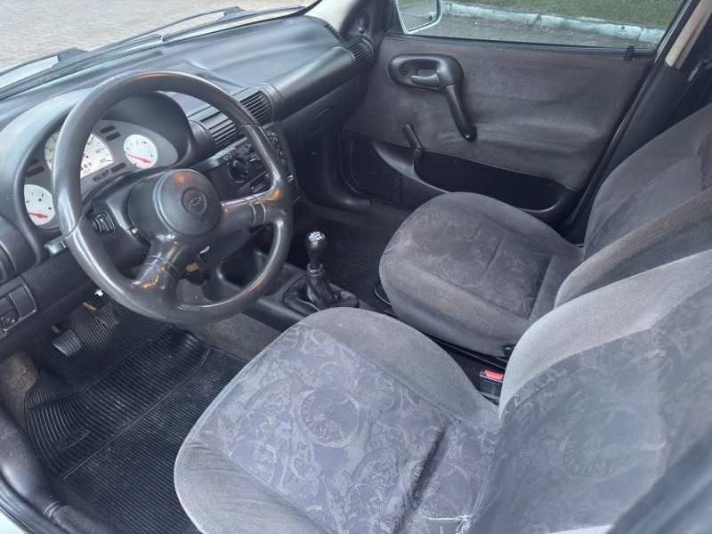 CORSA 1.0 MPFI MILENIUM 8V GASOLINA 4P MANUAL - 2002 - CANELA