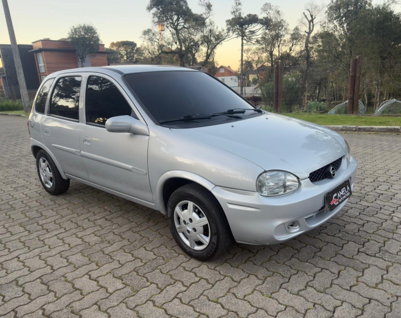 CORSA 1.0 MPFI MILENIUM 8V GASOLINA 4P MANUAL - 2002 - CANELA