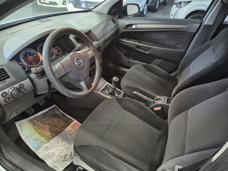 VECTRA 2.0 MPFI GT HATCH 8V FLEX 4P MANUAL - 2008 - GARIBALDI
