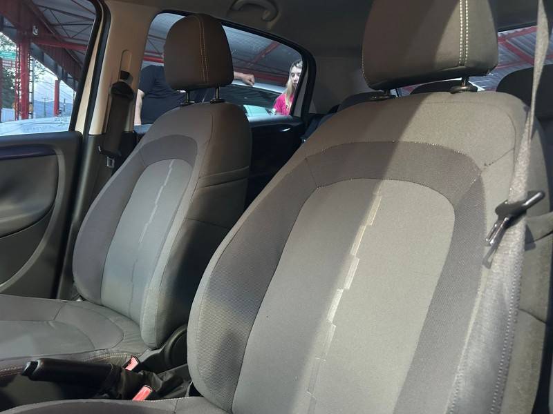 PUNTO 1.4 ATTRACTIVE 8V FLEX 4P MANUAL - 2014 - TRêS COROAS