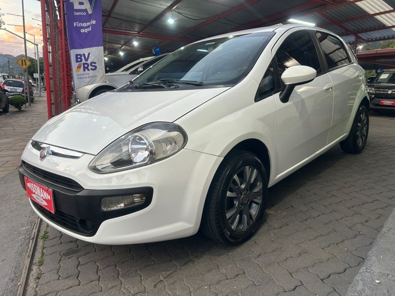 PUNTO 1.4 ATTRACTIVE 8V FLEX 4P MANUAL - 2014 - TRêS COROAS