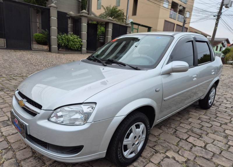 CLASSIC 1.0 MPFI LS 8V FLEX 4P MANUAL