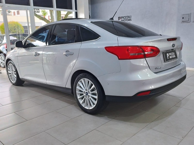 FOCUS 2.0 TITANIUM PLUS FASTBACK 16V FLEX 4P AUTOMÁTICO - 2018 - CAXIAS DO SUL