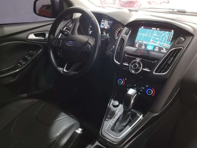 FOCUS 2.0 TITANIUM PLUS FASTBACK 16V FLEX 4P AUTOMÁTICO - 2018 - CAXIAS DO SUL