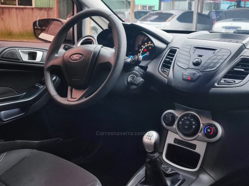 FIESTA 1.6 SE HATCH 16V FLEX 4P MANUAL - 2017 - FARROUPILHA