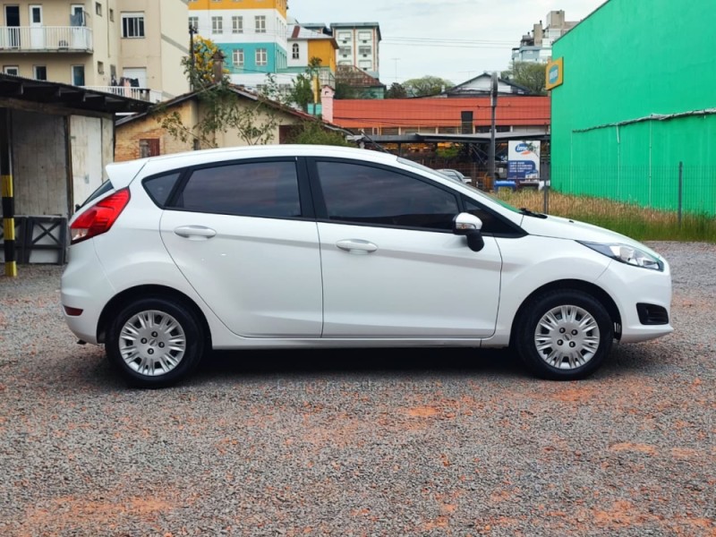 FIESTA 1.6 SE HATCH 16V FLEX 4P MANUAL - 2017 - FARROUPILHA