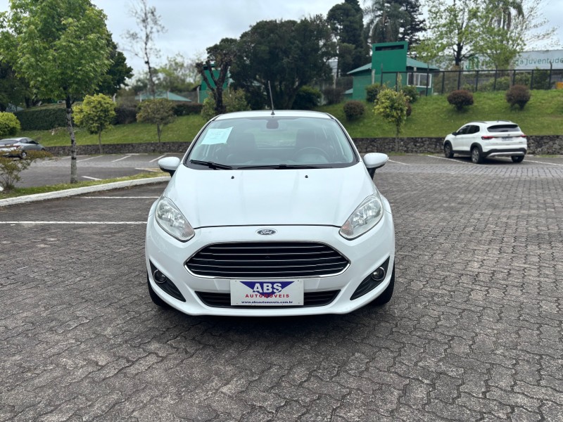 fiesta 1.6 titanium hatch 16v flex 4p automatico 2014 caxias do sul
