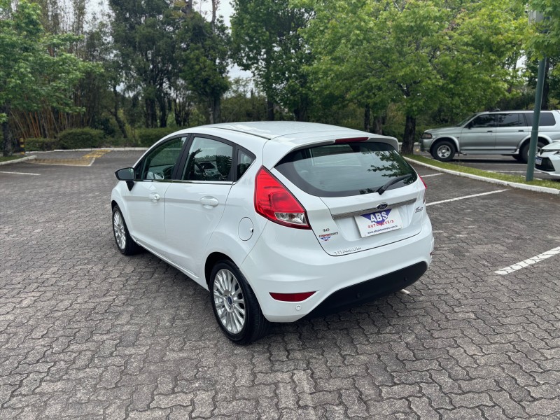FIESTA 1.6 TITANIUM HATCH 16V FLEX 4P AUTOMÁTICO - 2014 - CAXIAS DO SUL